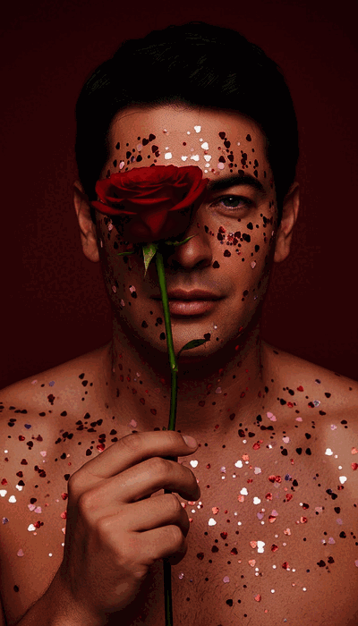 پرتره‌ی عاشقانه با گل رز و قلب